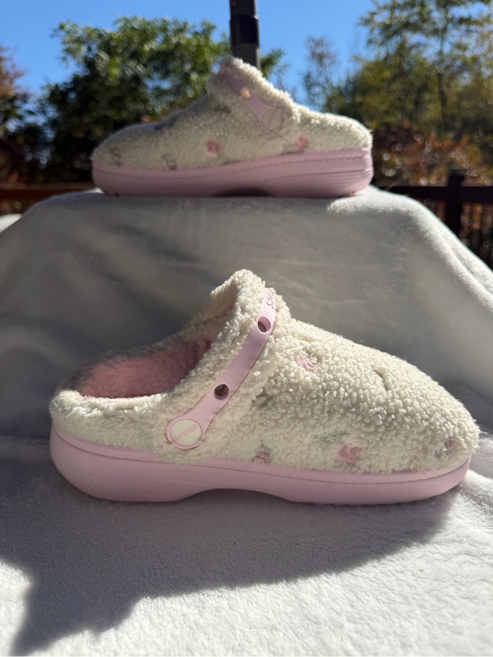 Hollister x Crocs Classic Unfurgettable Clog Pink Milk Women Size 6 Read